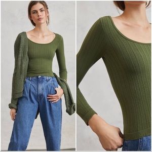 CLEARING out of closet by 4/9/22